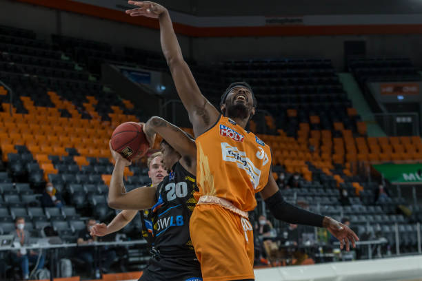 尼实力的严 尼实力的严